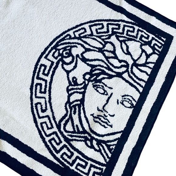 Versace Medusa Rug - Picture 2 of 5